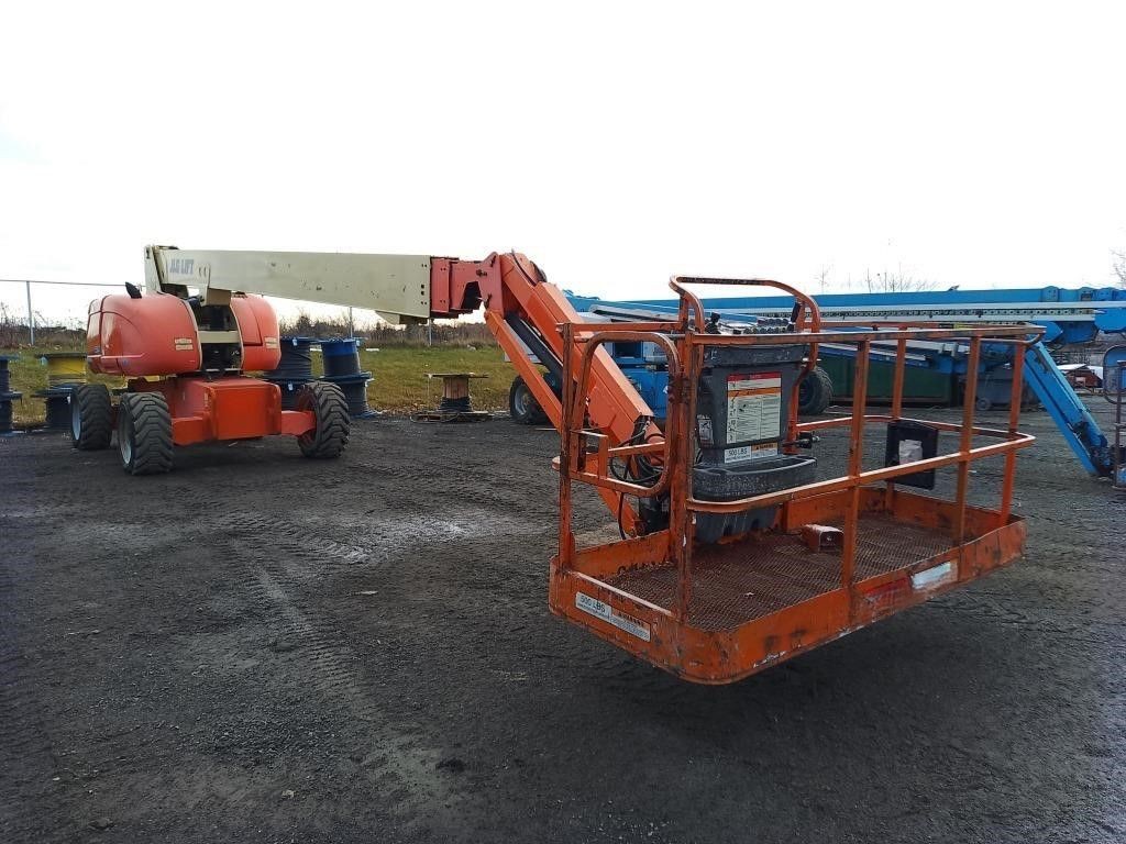 Articulated Boom Lift - View 3